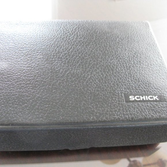 Vintage Schick Styling Hair Dryer with accessories - Picture 4 of 4